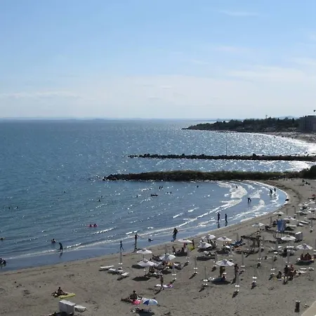 Helios Beach 公寓