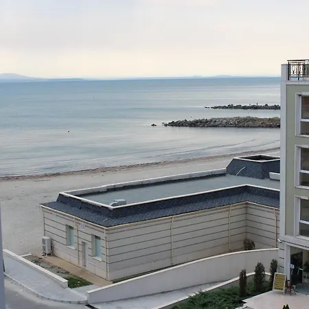 公寓 Helios Beach *